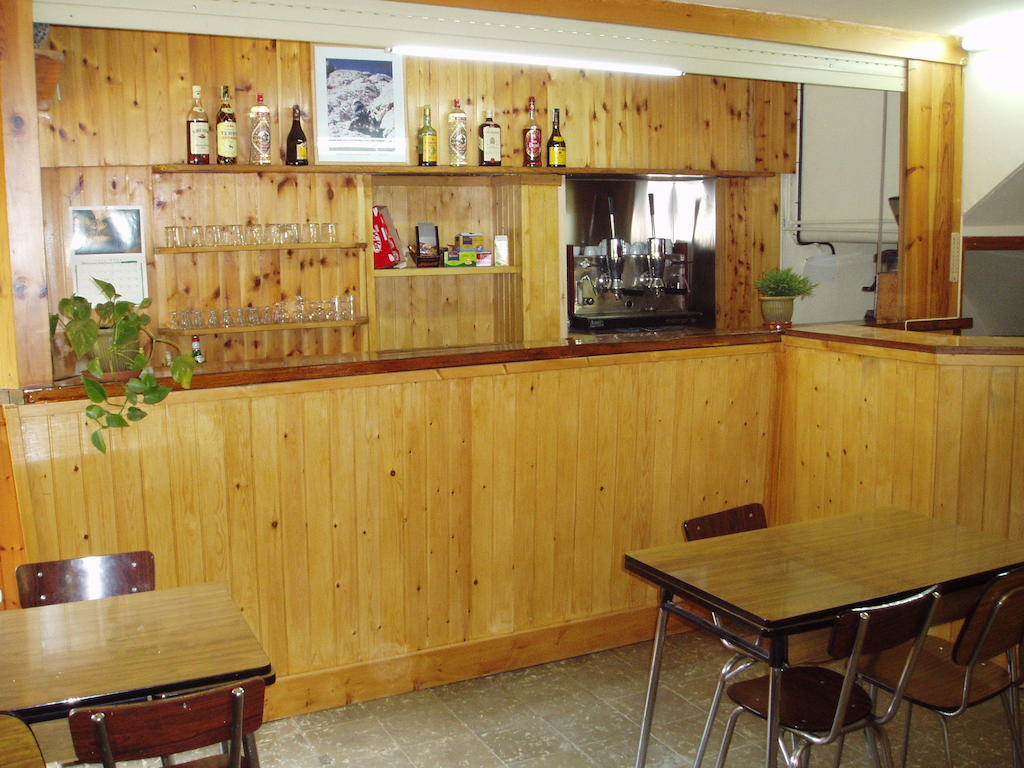 Xalet-Refugi U.E.C. Vandrarhem La Molina  Exteriör bild